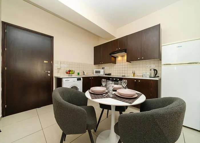 1 Bedroom Flat Near Center *